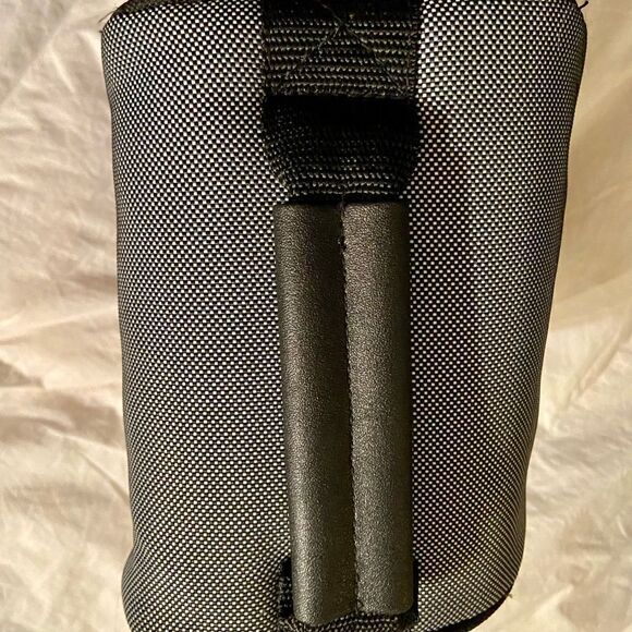 Ambico Camera Bag Model P-2505 Used as Prop on TV - Picture 5 of 14